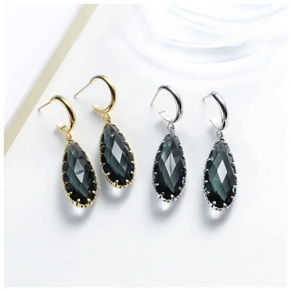 Swarovski Crystals Teardrop Earrings - Picture 6 of 6